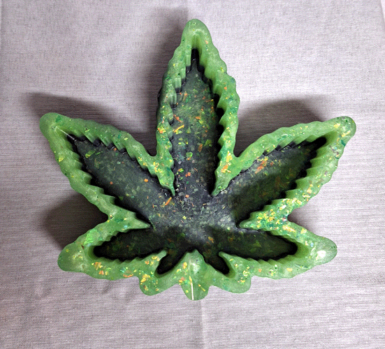 Pot Leaf Acrylic Ash Tray Pot Leaf Acrylic Ash Tray  New